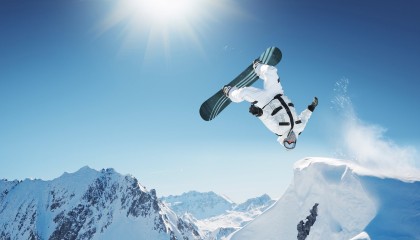 开云体育在线登入-深圳新鹏城主场气氛热烈，球迷支持力度大，深圳新鹏都