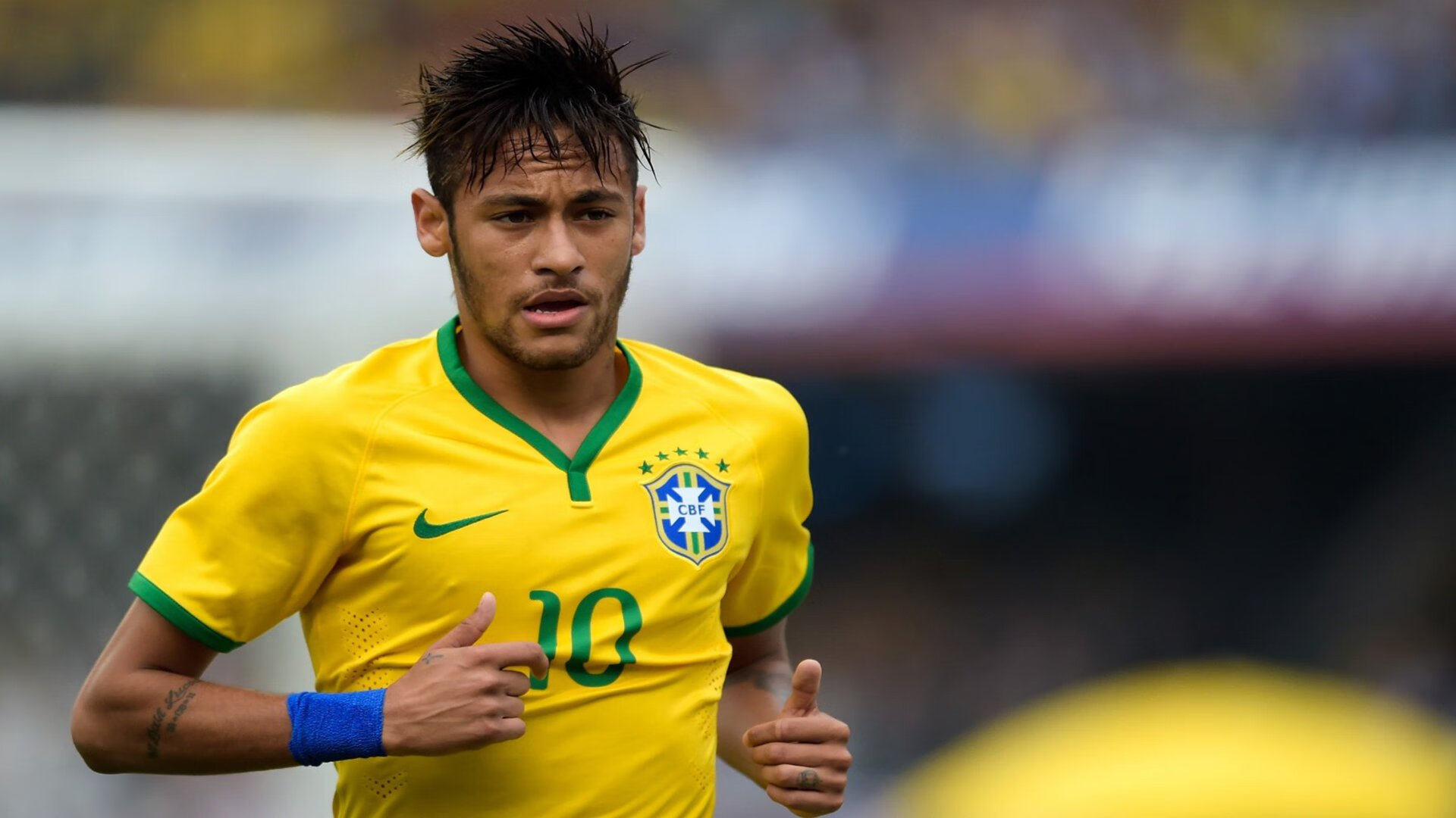 中国足球产业创造力不断激发，加入国际合作新步伐，中国足球事业发展